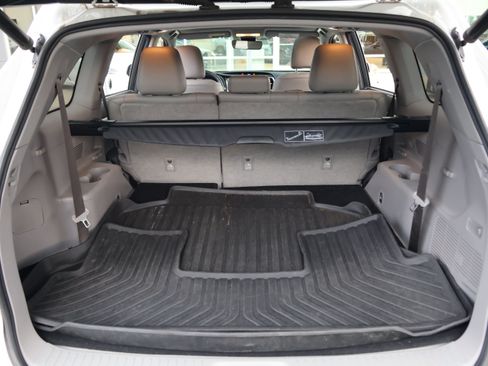 Used 2018 Toyota Highlander XLE FWD image 37