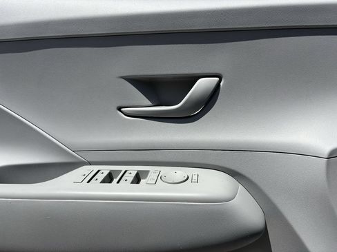 Used 2024 Hyundai Kona SEL FWD image 19