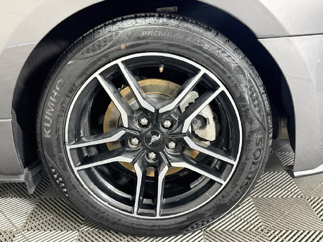 Used 2022 Ford Mustang Premium RWD image 31