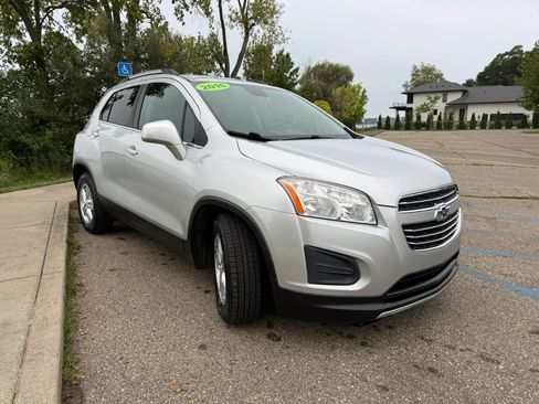 Used 2016 Chevrolet Trax LT FWD image 3