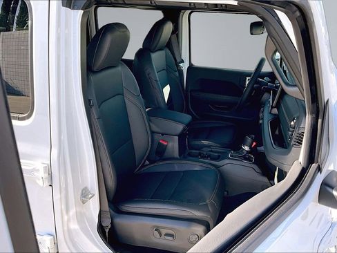 New 2026 Jeep Gladiator Sport image 16