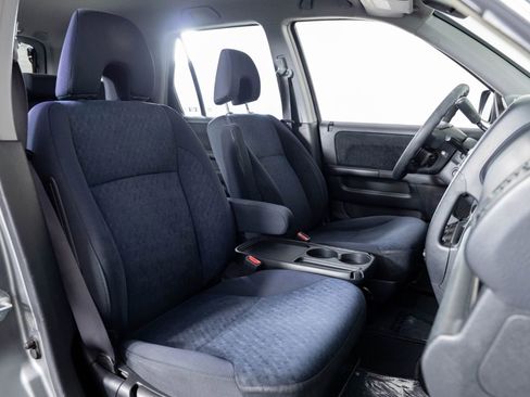 Used 2005 Honda CR-V LX image 27