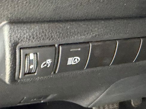 Used 2023 Toyota Corolla SE image 17