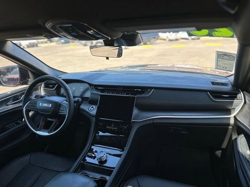 New 2025 Jeep Grand Cherokee Limited w/ Trailer Tow Package image 16