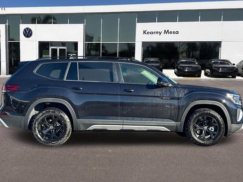 New 2026 Volkswagen Atlas Peak Edition AWD/4WD image 3