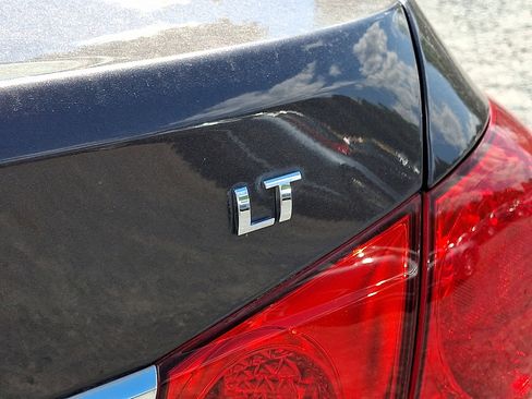 Used 2014 Chevrolet Cruze LT image 30