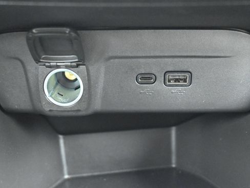 Used 2025 Chevrolet Trax LS w/ LS Convenience Package FWD image 17