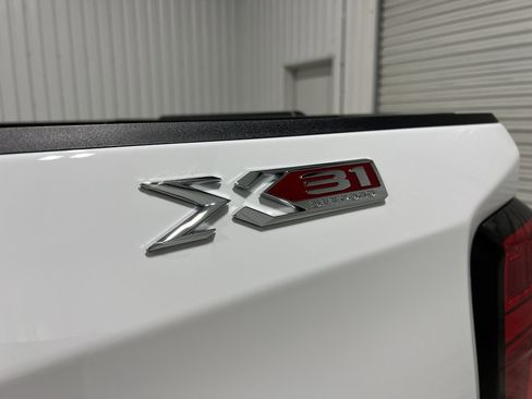 New 2026 GMC Sierra 1500 SLT image 33