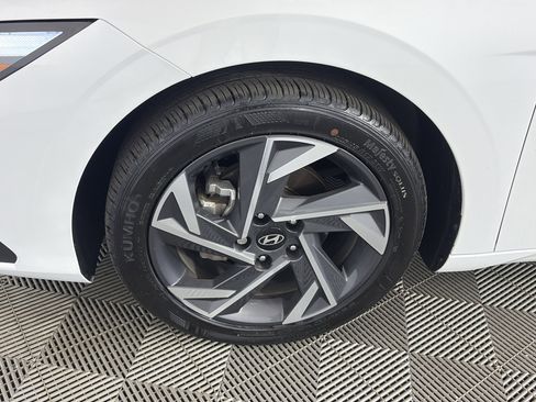 Certified 2025 Hyundai Elantra Sport FWD image 13