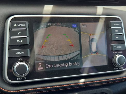 Used 2018 Nissan Kicks SR w/ Interior Electronics Package FWD image 19