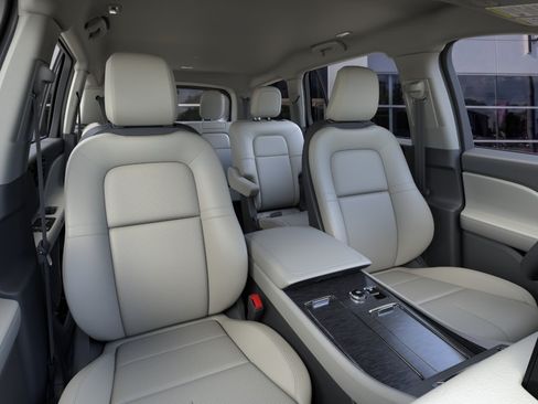 New 2026 Lincoln Aviator 2WD image 10