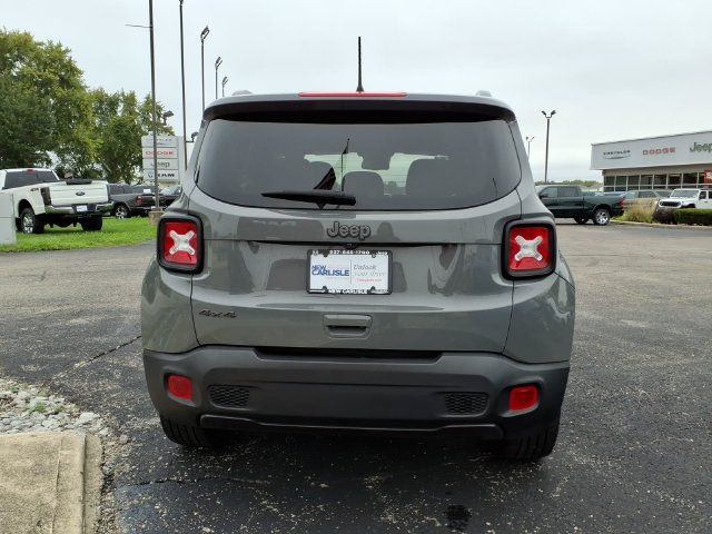 Used 2021 Jeep Renegade Latitude AWD/4WD image 6