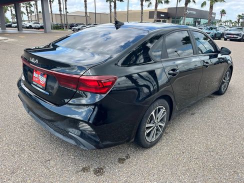 Used 2023 Kia Forte LXS FWD image 11