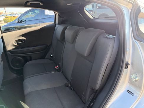Used 2019 Honda HR-V Sport image 10