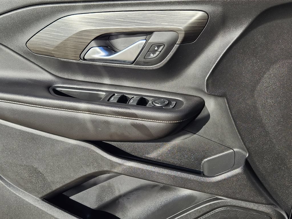 Used 2022 GMC Terrain SLE FWD image 23