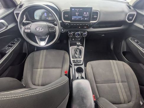 Used 2024 Hyundai Venue SEL FWD image 14