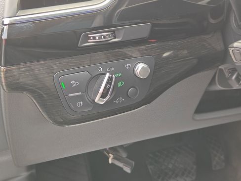 Used 2017 Audi Q7 3.0T Prestige w/ Prestige Package image 39