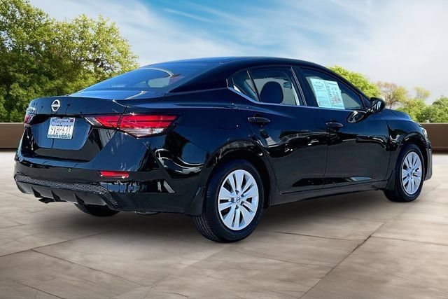 Certified 2025 Nissan Sentra S FWD image 6