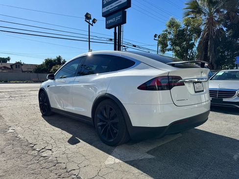 Used 2019 Tesla Model X 100D image 5