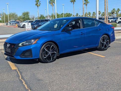 Certified 2025 Nissan Altima 2.5 SR FWD image 2