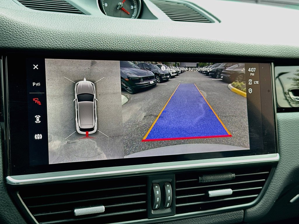 Certified 2023 Porsche Cayenne AWD/4WD image 16