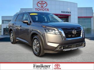 Used 2025 Nissan Pathfinder SL video 1