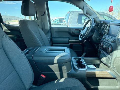 Used 2022 Chevrolet Silverado 1500 LT Trail Boss w/ LPO, Dark Essentials Package AWD/4WD image 10
