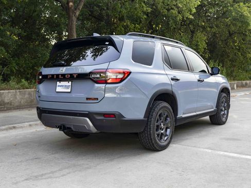Used 2026 Honda Pilot TrailSport image 9
