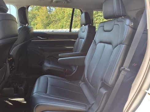 Certified 2023 Jeep Grand Cherokee L Limited image 10