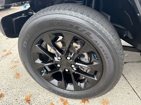 Used 2023 Jeep Wrangler Sahara image 11