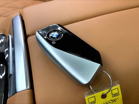 Certified 2026 BMW X7 xDrive40i w/ M Sport Package AWD/4WD image 19