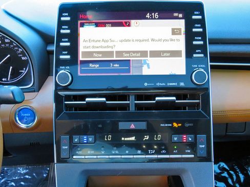 Used 2019 Toyota Avalon Limited image 23