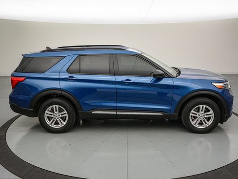 Certified 2023 Ford Explorer XLT w/ Class IV Trailer Tow Package AWD/4WD image 3