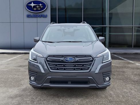 Used 2024 Subaru Forester Premium AWD/4WD image 3