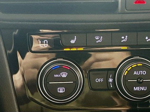 Used 2019 Volkswagen Jetta SE FWD image 19