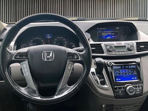 Used 2014 Honda Odyssey Touring Elite image 5