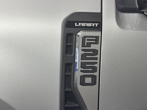 Used 2024 Ford F250 Lariat w/ Lariat Ultimate Package AWD/4WD image 39