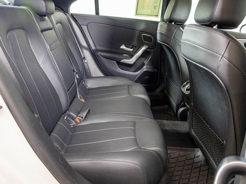 Used 2021 Mercedes-Benz CLA 250 4MATIC image 39