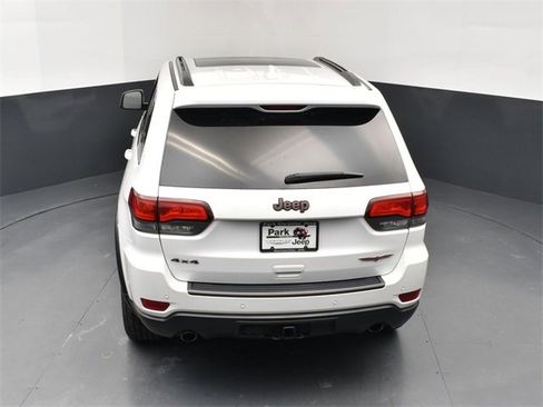 Used 2017 Jeep Grand Cherokee Trailhawk w/ Trailhawk Luxury Group image 17