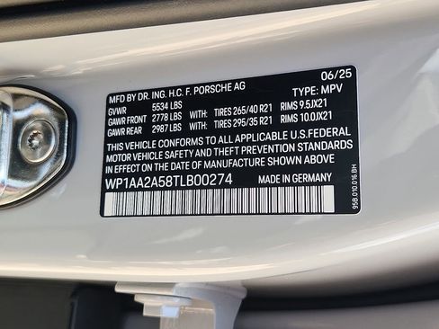 New 2026 Porsche Macan image 21