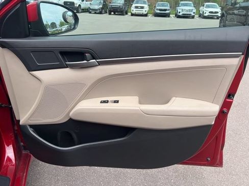 Used 2017 Hyundai Elantra SE FWD image 10