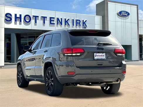 Used 2021 Jeep Grand Cherokee Laredo X image 6