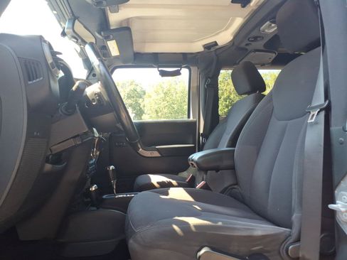 Used 2015 Jeep Wrangler Sport AWD/4WD image 7