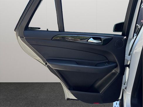 Used 2016 Mercedes-Benz GLE 350 w/ Premium Package image 40