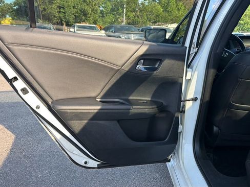 Used 2016 Honda Accord Sport image 18