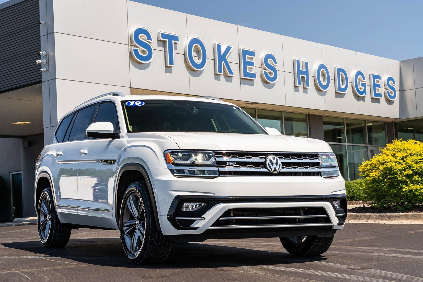 Used 2019 Volkswagen Atlas SE w/ Panoramic Sunroof Package FWD image 1