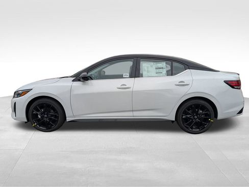New 2025 Nissan Sentra SR w/ Midnight Edition image 12