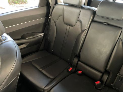 Used 2024 Kia Sorento S image 39