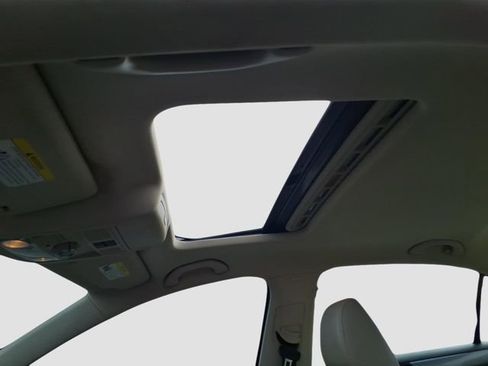 Used 2017 Volkswagen Jetta SE image 28