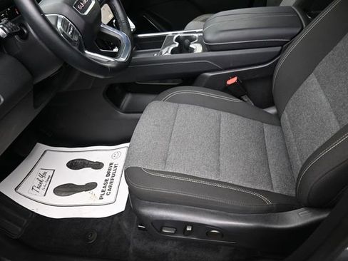 Used 2025 GMC Acadia Elevation image 15